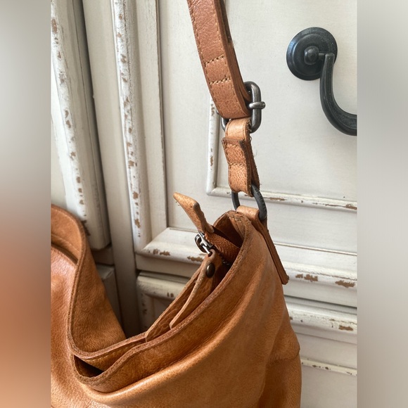 Burkely tan coloured genuine leather shoulder crossbody bag - Picture 3 of 16